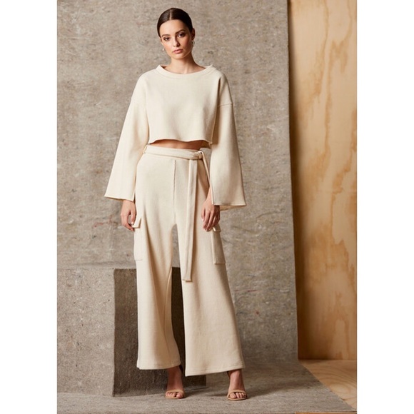 Choosy Elsa Cream Cropped Slouchy Slit Bell Sleeve Boxy Sweater Size Small - Picture 4 of 16